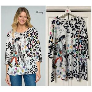 Et’ Lois Women’s Large 3/4 Sleeve Abstract Artsy Unique Pattern Animal Blouse
